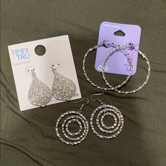 Accessories - Silver dangle Earrings